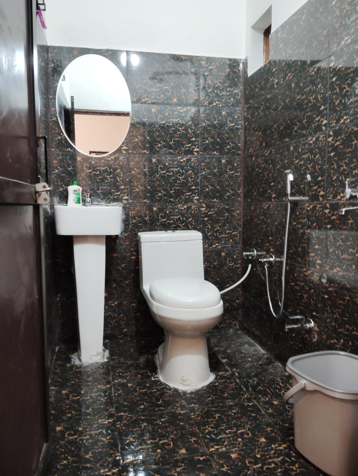 Alaknanda Homestay Karnaprayāg Kültér fotó